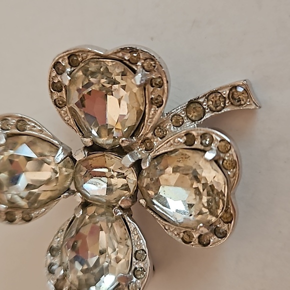 Fancy "E" Bright & Shiny Rhinestone on Silvertone Brooch - Picture 2 of 6